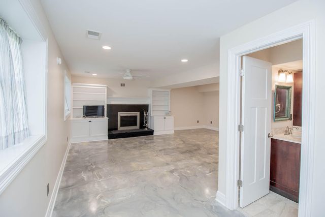1025 Crestwood Heights, Paris, KY 40361