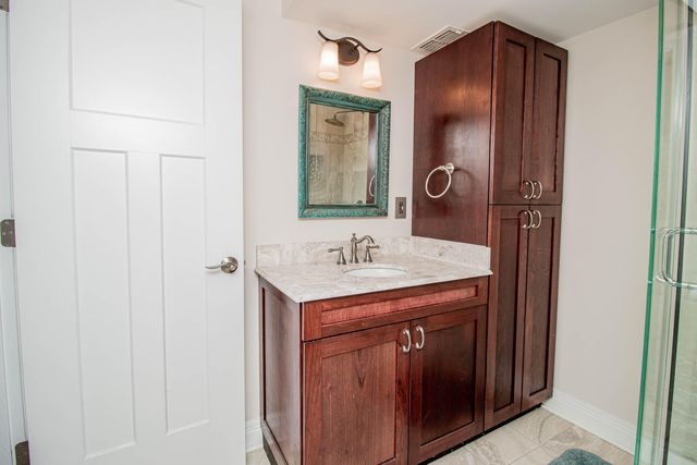 1025 Crestwood Heights, Paris, KY 40361