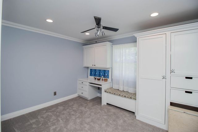 1025 Crestwood Heights, Paris, KY 40361