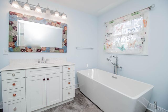 1025 Crestwood Heights, Paris, KY 40361