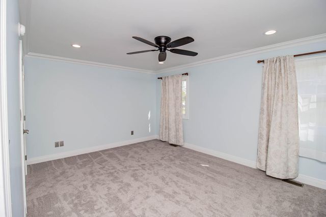 1025 Crestwood Heights, Paris, KY 40361
