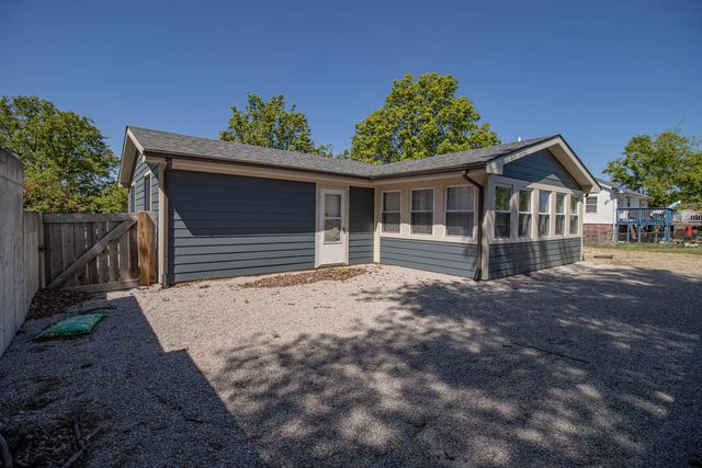 1025 Crestwood Heights, Paris, KY 40361