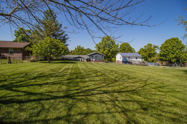 1025 Crestwood Heights, Paris, KY 40361