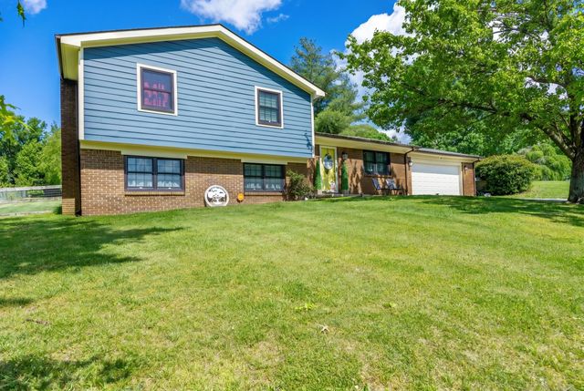 1025 Crestwood Heights, Paris, KY 40361