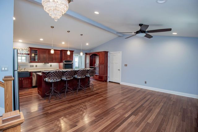 1025 Crestwood Heights, Paris, KY 40361