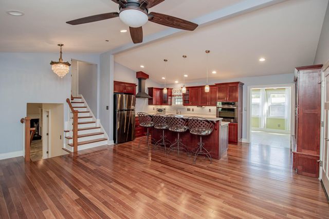 1025 Crestwood Heights, Paris, KY 40361
