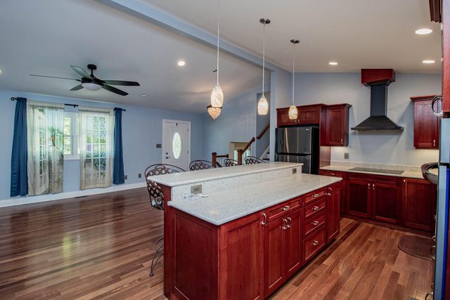 1025 Crestwood Heights, Paris, KY 40361