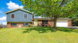 1025 Crestwood Heights, Paris, KY 40361