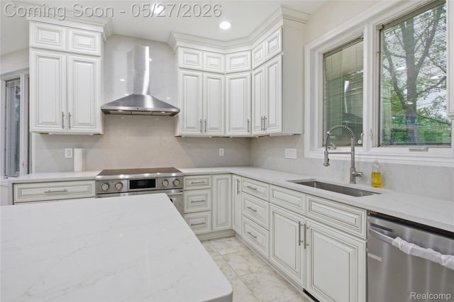 46500 Ryan Road, Shelby Charter Township, MI 48317