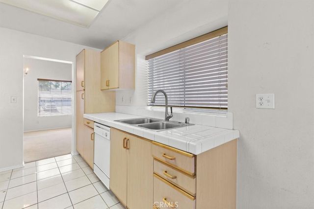 2879 Lancaster, Corona, CA 92882
