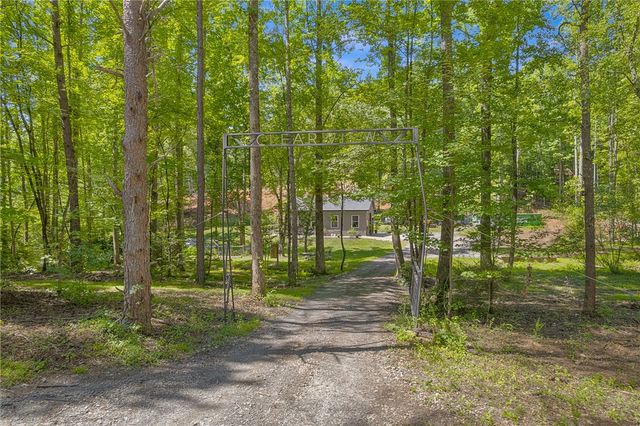 3306 Moorefield Memorial Highway, Pickens, SC 29671