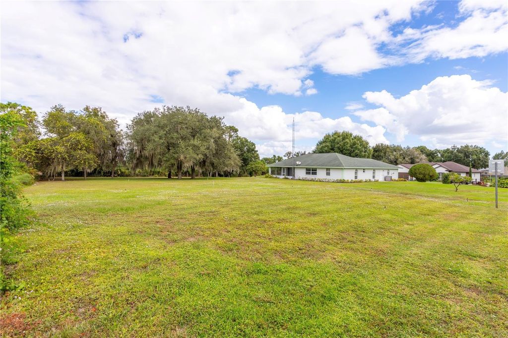 Image 2 of property listing at 308 W WATERWAY AVENUE NW, Lake Placid, FL 33852