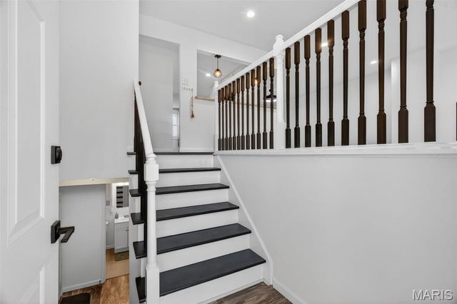 899 Oklahoma Avenue, Ballwin, MO 63021