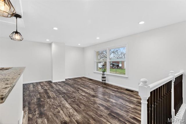 899 Oklahoma Avenue, Ballwin, MO 63021