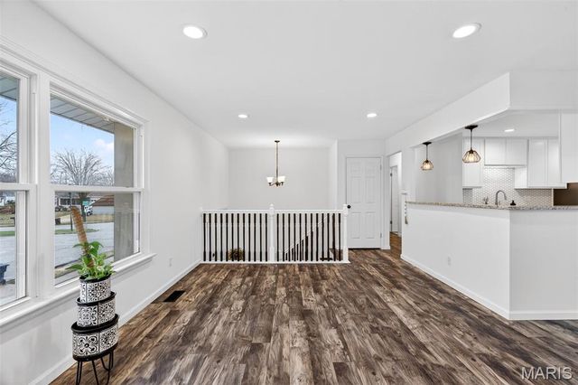 899 Oklahoma Avenue, Ballwin, MO 63021