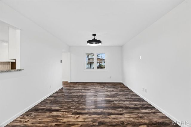 899 Oklahoma Avenue, Ballwin, MO 63021