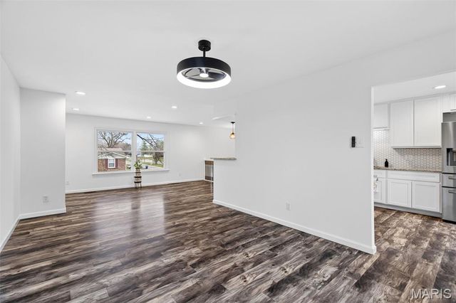 899 Oklahoma Avenue, Ballwin, MO 63021