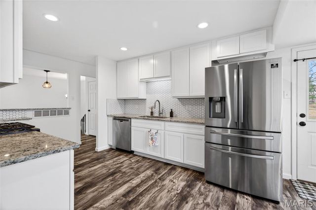 899 Oklahoma Avenue, Ballwin, MO 63021