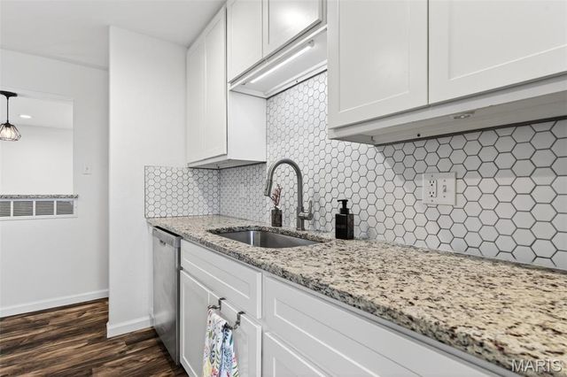 899 Oklahoma Avenue, Ballwin, MO 63021