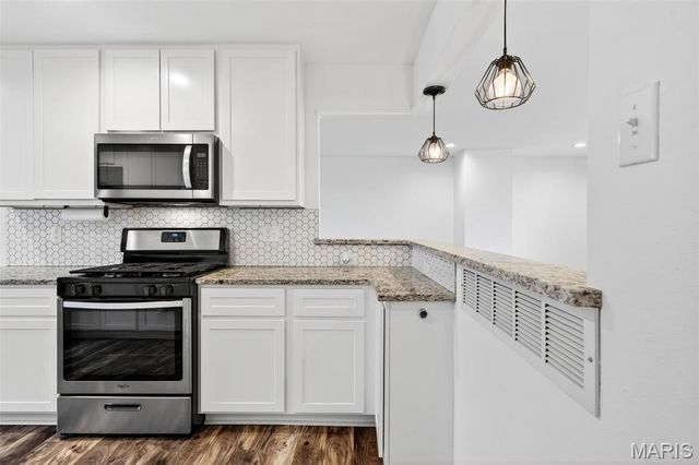 899 Oklahoma Avenue, Ballwin, MO 63021