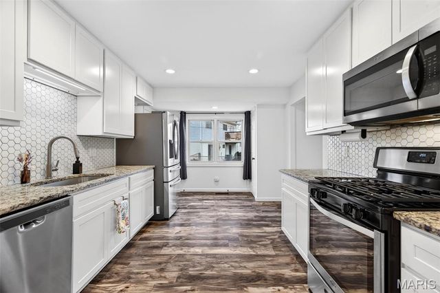 899 Oklahoma Avenue, Ballwin, MO 63021