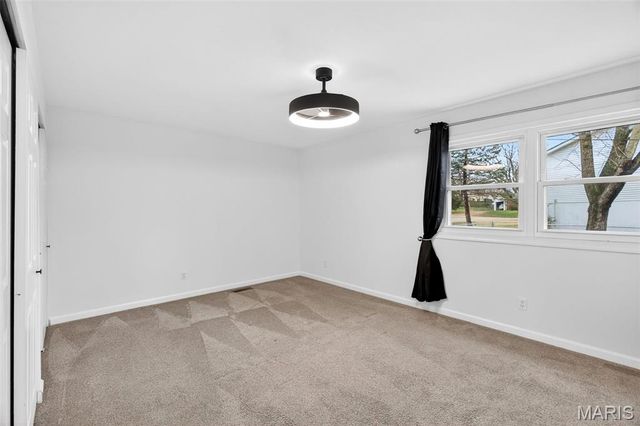 899 Oklahoma Avenue, Ballwin, MO 63021