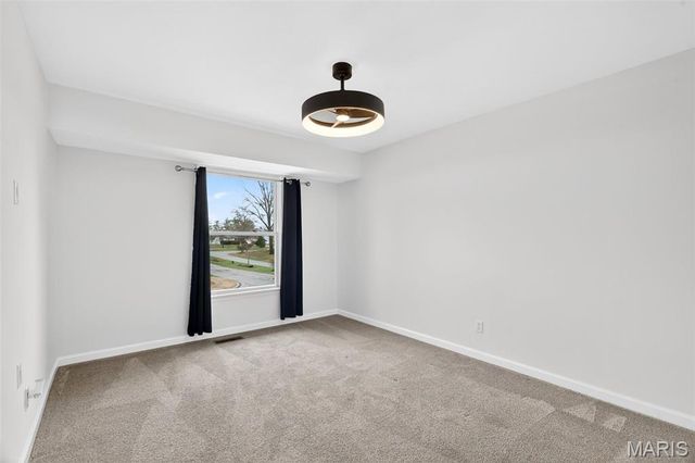 899 Oklahoma Avenue, Ballwin, MO 63021