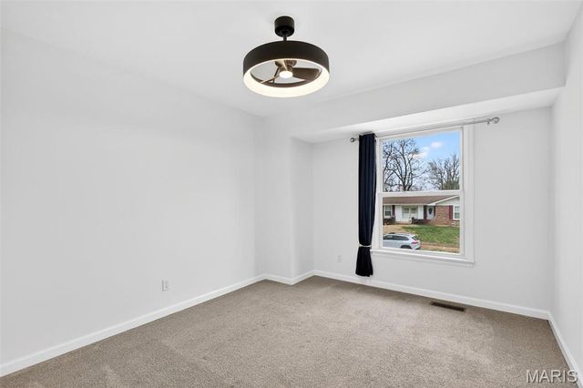 899 Oklahoma Avenue, Ballwin, MO 63021