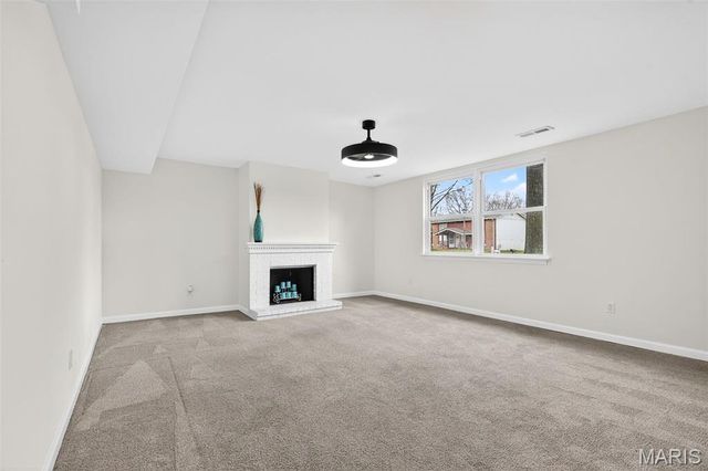 899 Oklahoma Avenue, Ballwin, MO 63021