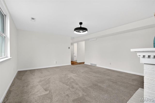 899 Oklahoma Avenue, Ballwin, MO 63021