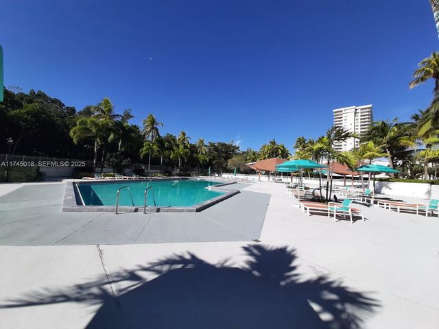 100 Bayview Drive 721, Sunny Isles Beach, FL 33160