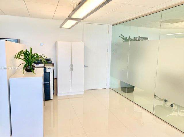 2100 Ponce De Leon Blvd 930, Coral Gables, FL 33134