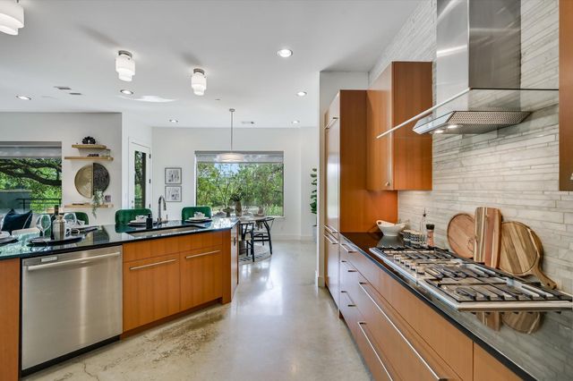 8110 Ranch Road 2222 RD 33, Austin, TX 78730