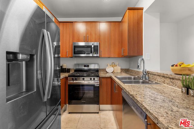 620 S Gramercy Place 301, Los Angeles, CA 90005