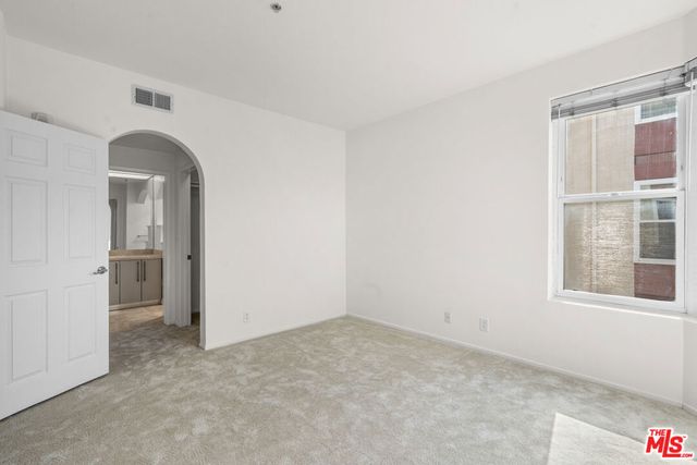 620 S Gramercy Place 301, Los Angeles, CA 90005