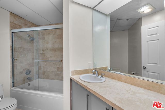 620 S Gramercy Place 301, Los Angeles, CA 90005