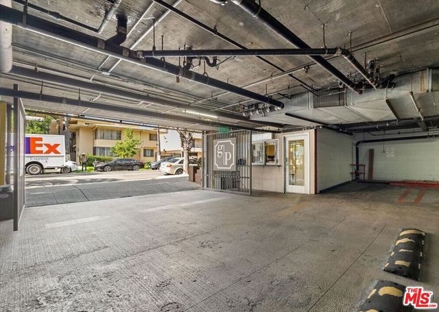 620 S Gramercy Place 301, Los Angeles, CA 90005