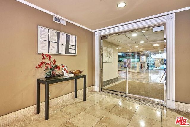 620 S Gramercy Place 301, Los Angeles, CA 90005