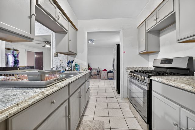 166 FAIR VLY, San Antonio, TX 78227