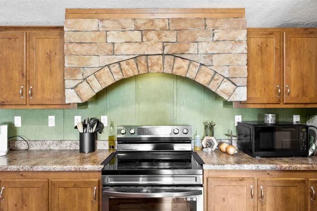 10020 Lavinder Lane, Crowley, TX 76036