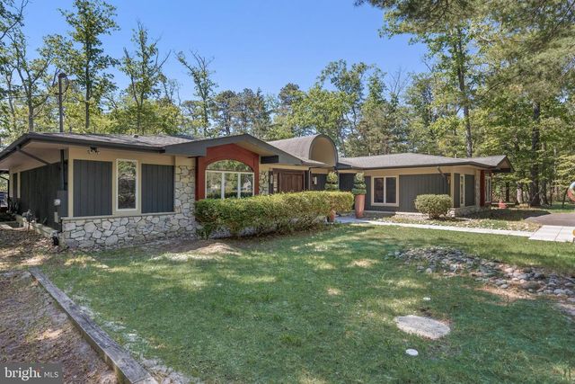 1 BRADDOCKS MILL CT, Medford, NJ 08055