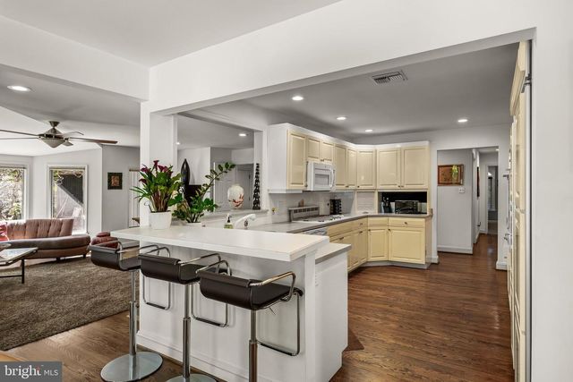 1 BRADDOCKS MILL CT, Medford, NJ 08055