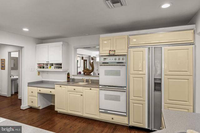 1 BRADDOCKS MILL CT, Medford, NJ 08055