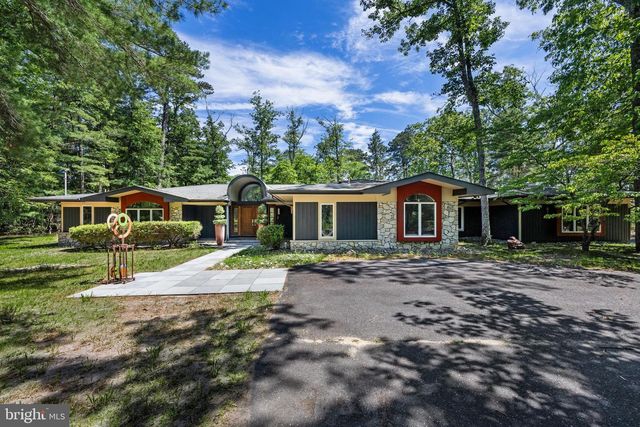 1 BRADDOCKS MILL CT, Medford, NJ 08055