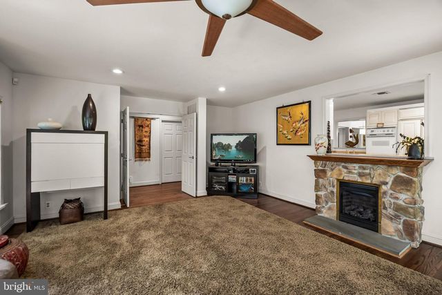 1 BRADDOCKS MILL CT, Medford, NJ 08055