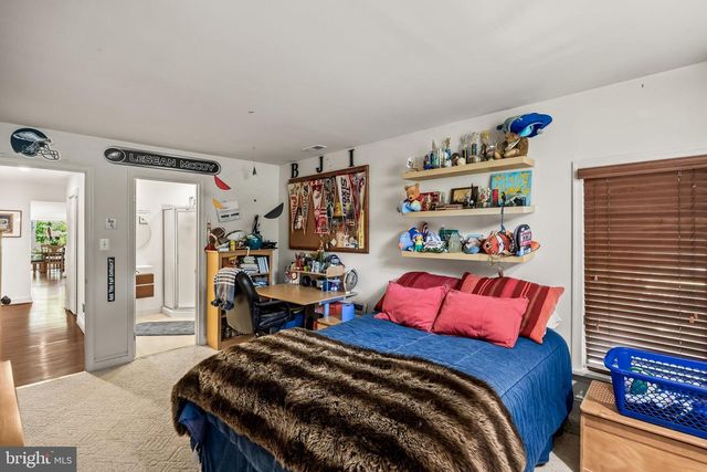 1 BRADDOCKS MILL CT, Medford, NJ 08055