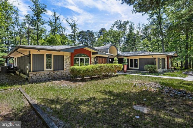 1 BRADDOCKS MILL CT, Medford, NJ 08055