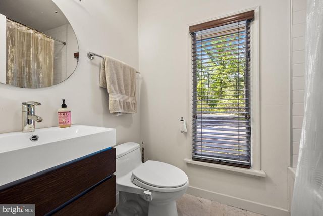 1 BRADDOCKS MILL CT, Medford, NJ 08055