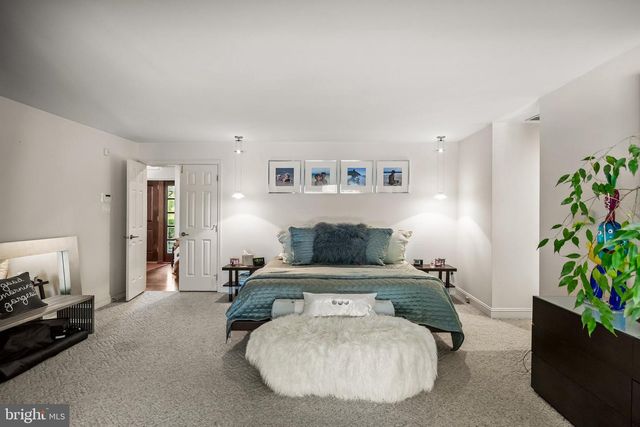 1 BRADDOCKS MILL CT, Medford, NJ 08055