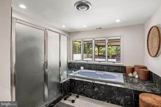 1 BRADDOCKS MILL CT, Medford, NJ 08055